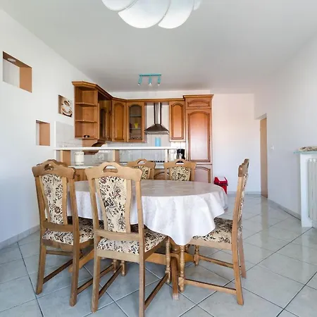 Slavica R Apartment *