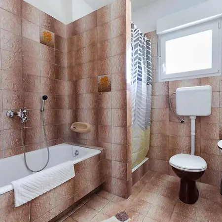 Slavica R Apartment Banjol