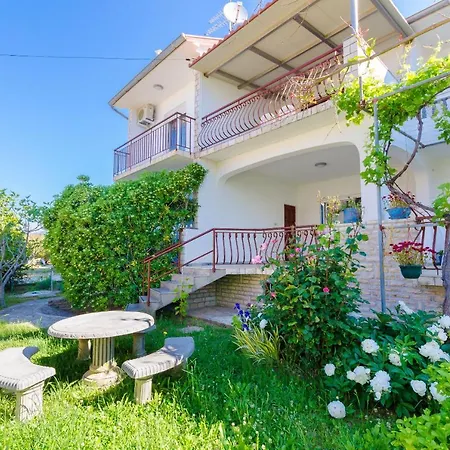 Slavica R Apartment *