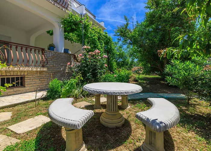 Slavica R Apartmán *